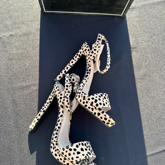 Qupid Women's Spotted Tan Heels - Picture 4 of 7